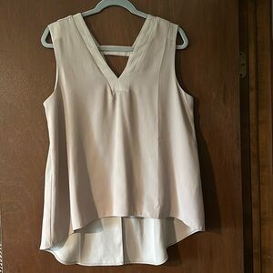 Sleeveless high low hem top